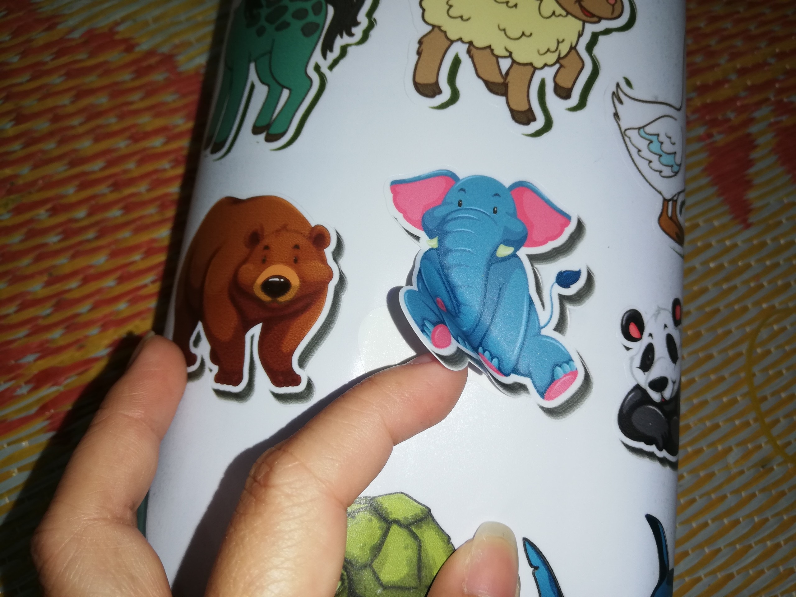 Sticker chú voi xanh